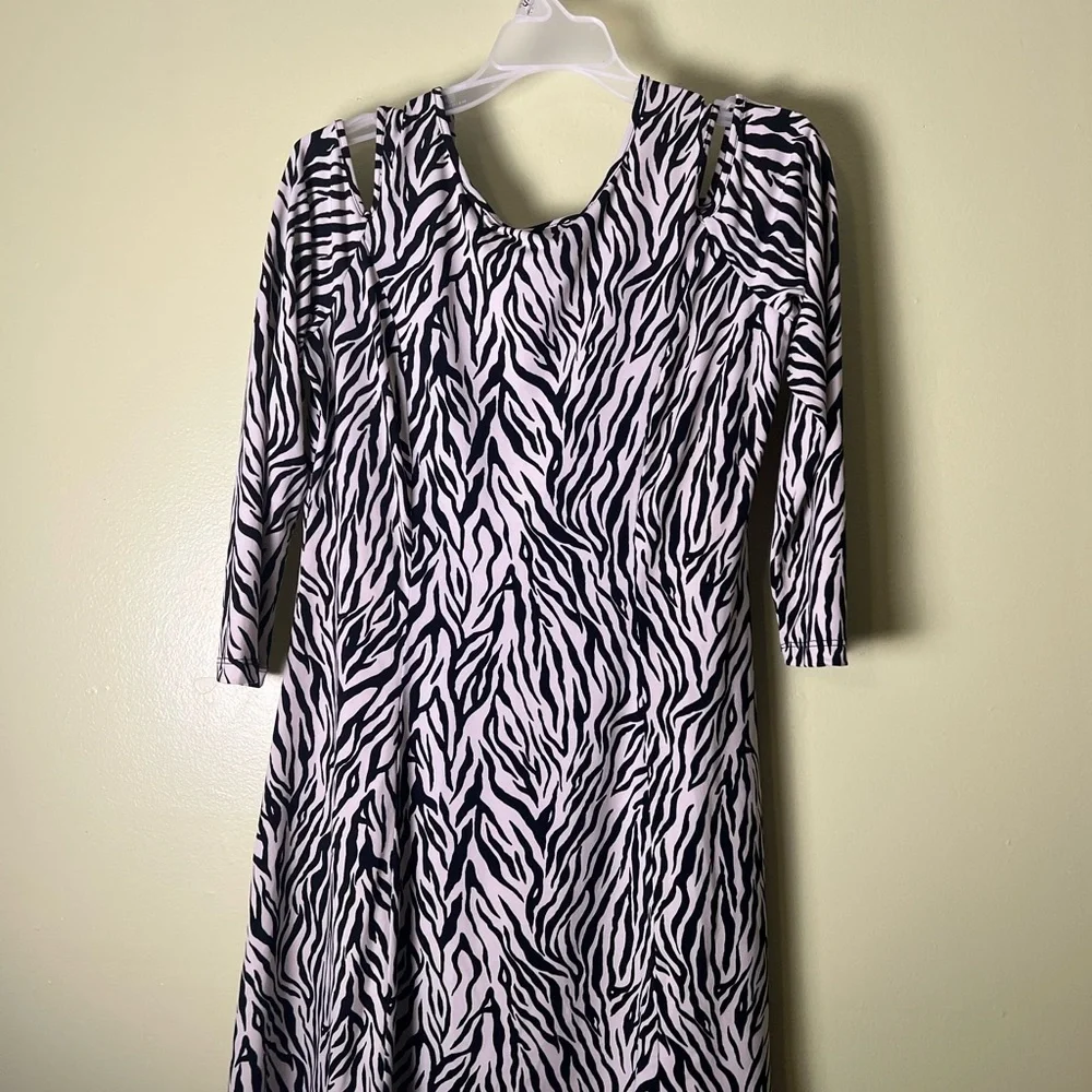 Simonton says Zebra Print Dress - Picture 5 of 7